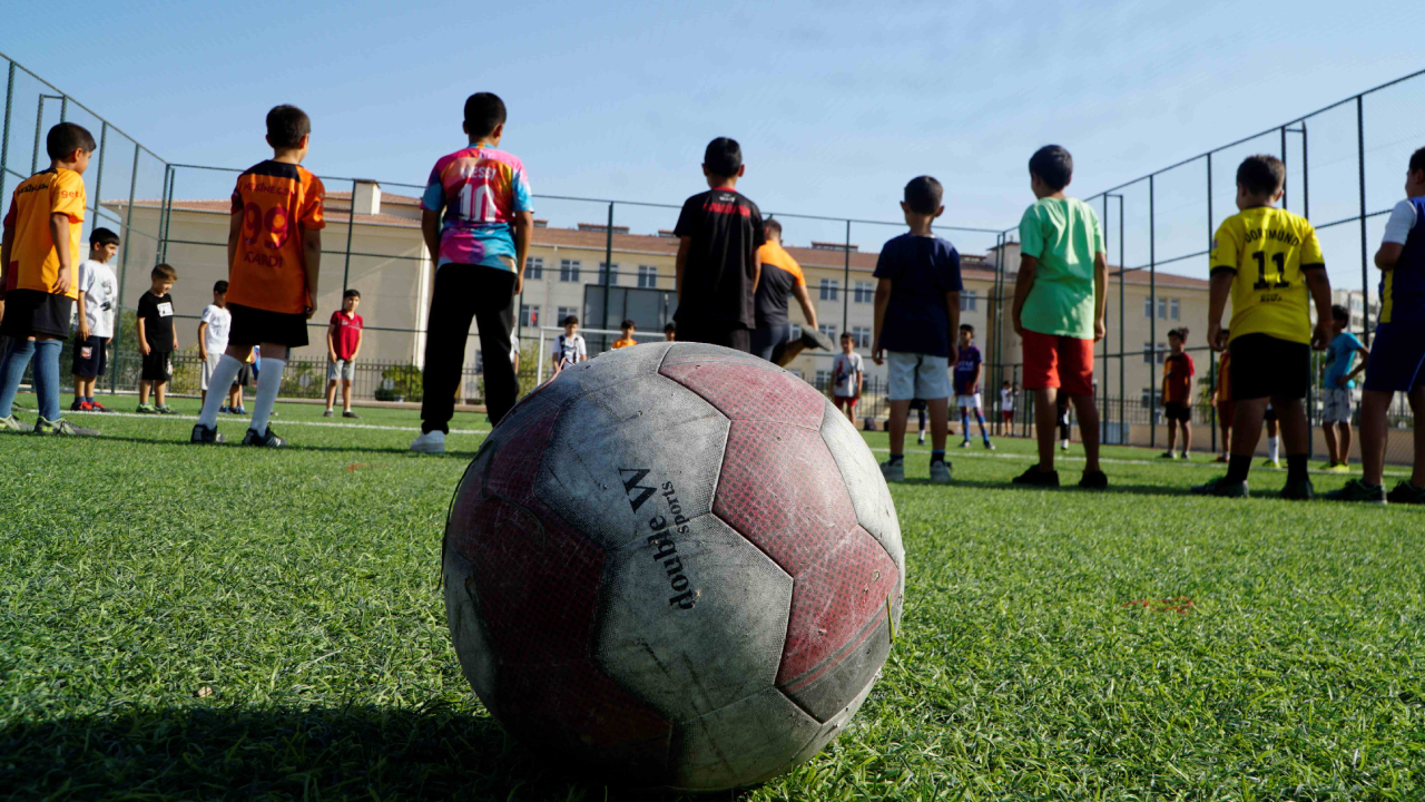 Şanlıurfa’da liseler futbolda kapışıyor