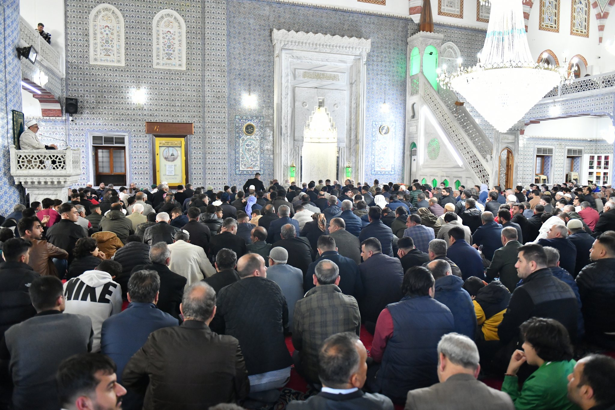 Şanlıurfa’da vatandaşlar  Ramazan Bayramı için Dergah Camisi’ne akın etti