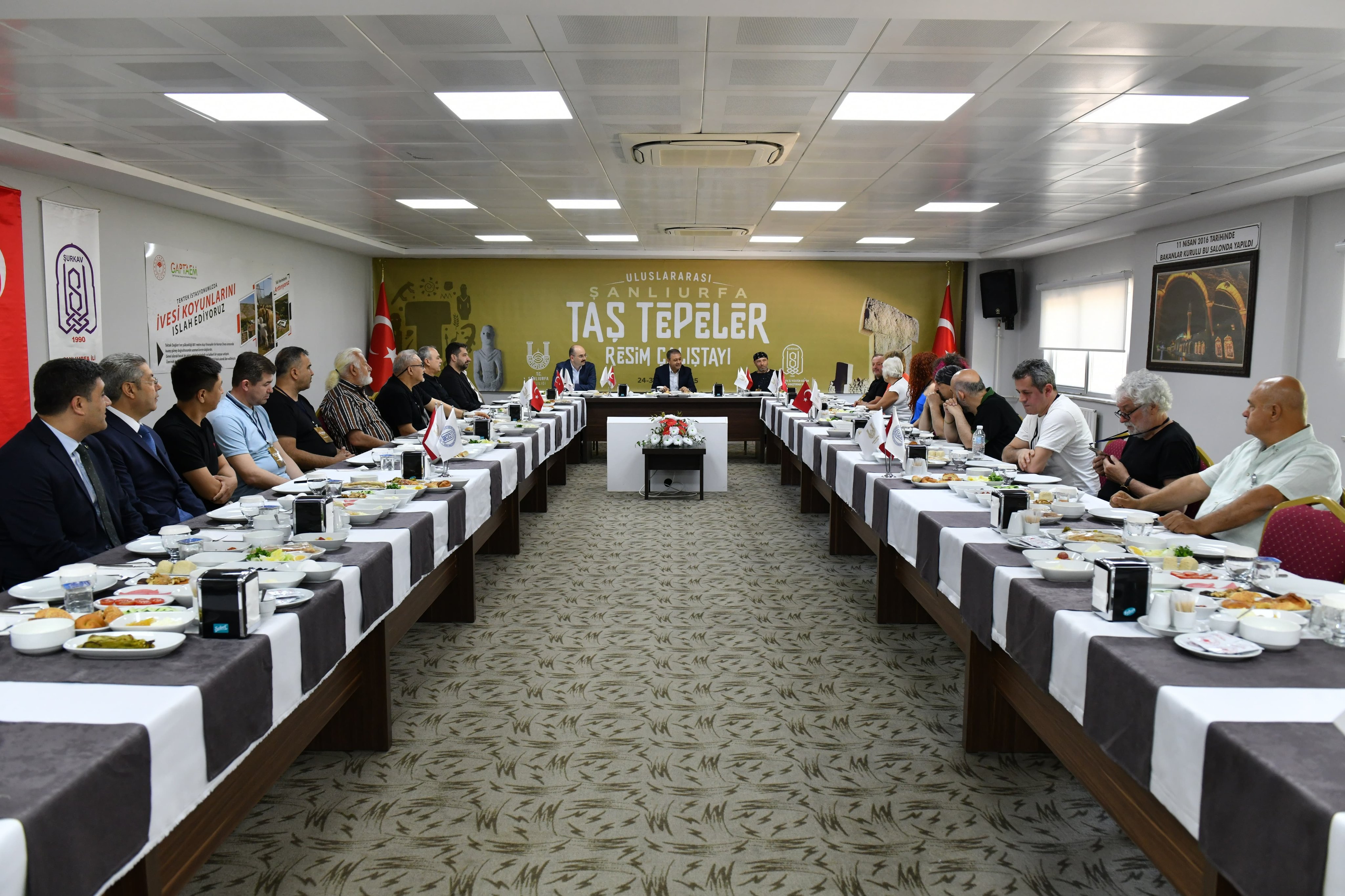Şanlıurfa'da tarih sanatla buluşuyor: Uluslararası ressamlar Taş Tepeler’de