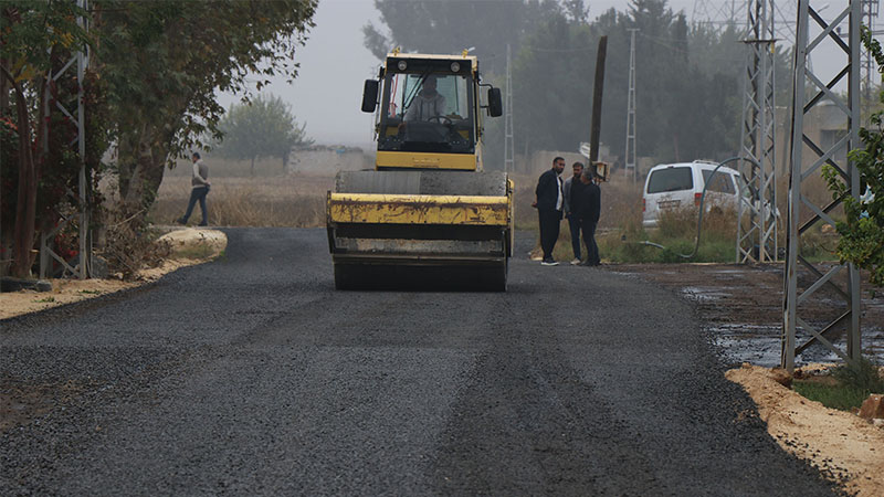 Urfa’da kırsalda yollar sathi kaplama asfaltla konforlu hale geldi