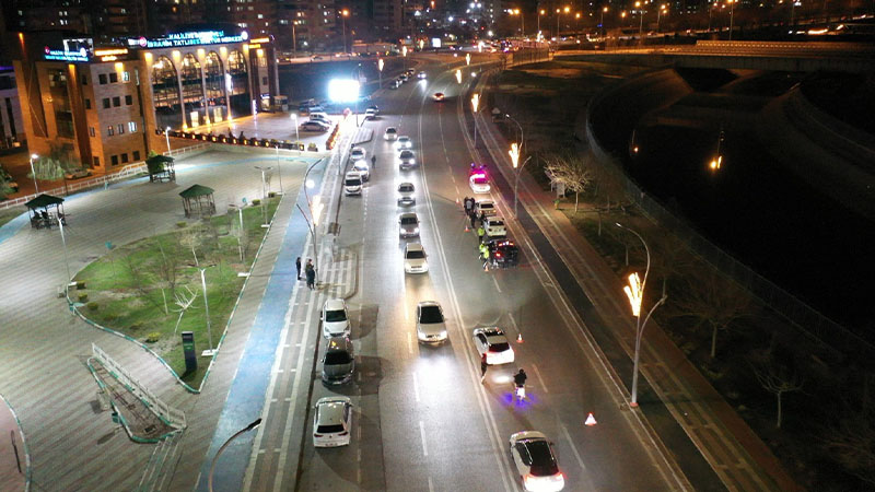 Şanlıurfa’nın en işlek bulvarında trafik ve asayiş denetimi
