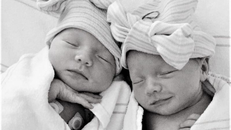İki milyonda bir ihtimal gerçek oldu, ikizler farklı yılda doğdu