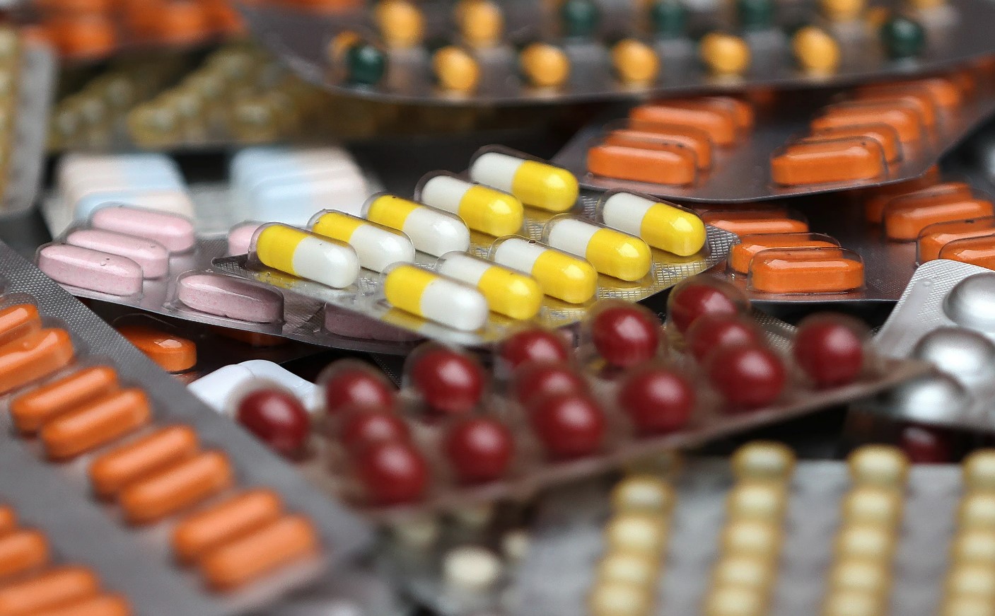 Türkiye’de ilaç krizi tırmanıyor!  14 ilacın satışı durdu: Koah, epilepsi, alzaymır, migren…