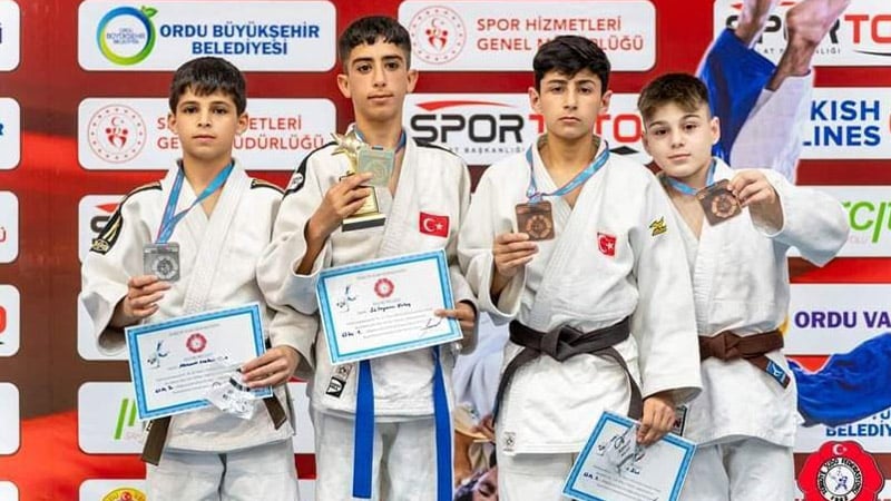 Şanlıurfa'dan Avrupa'ya! Şanlıurfalı sporcu Balkan Şampiyonası yolcusu