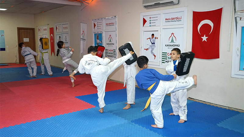 Şanlıurfa'daki spor kursları çocuklara hem eğlence hem de eğitim sunuyor
