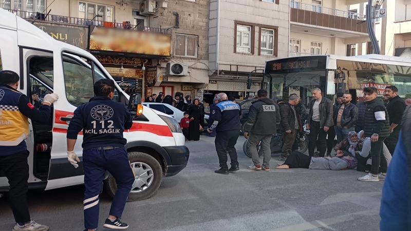 Şanlıurfa’da yolun karşısına geçmek isteyen kadına otomobil çarptı