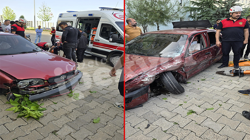 Şanlıurfa'da feci kaza! Araç içinde sıkışan sürücüyü itfaiye ekipleri kurtardı