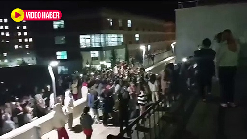 Urfa'da öğrencilerden gece yarısı asansör protestosu