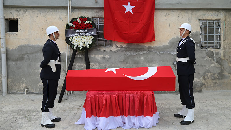 Şanlıurfa'da emekli bekçi son yolculuğuna uğurlandı