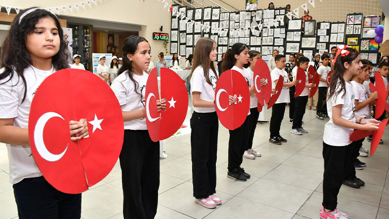 Şanlıurfa’da öğrenciler projelerini bilim fuarında tanıttı