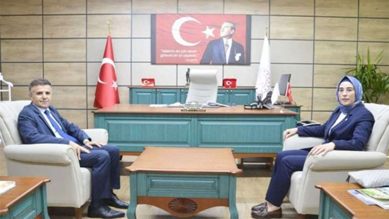Milletvekilinin Milli Eğitim Müdürü Sultanoğlu’nu ziyareti olay oldu