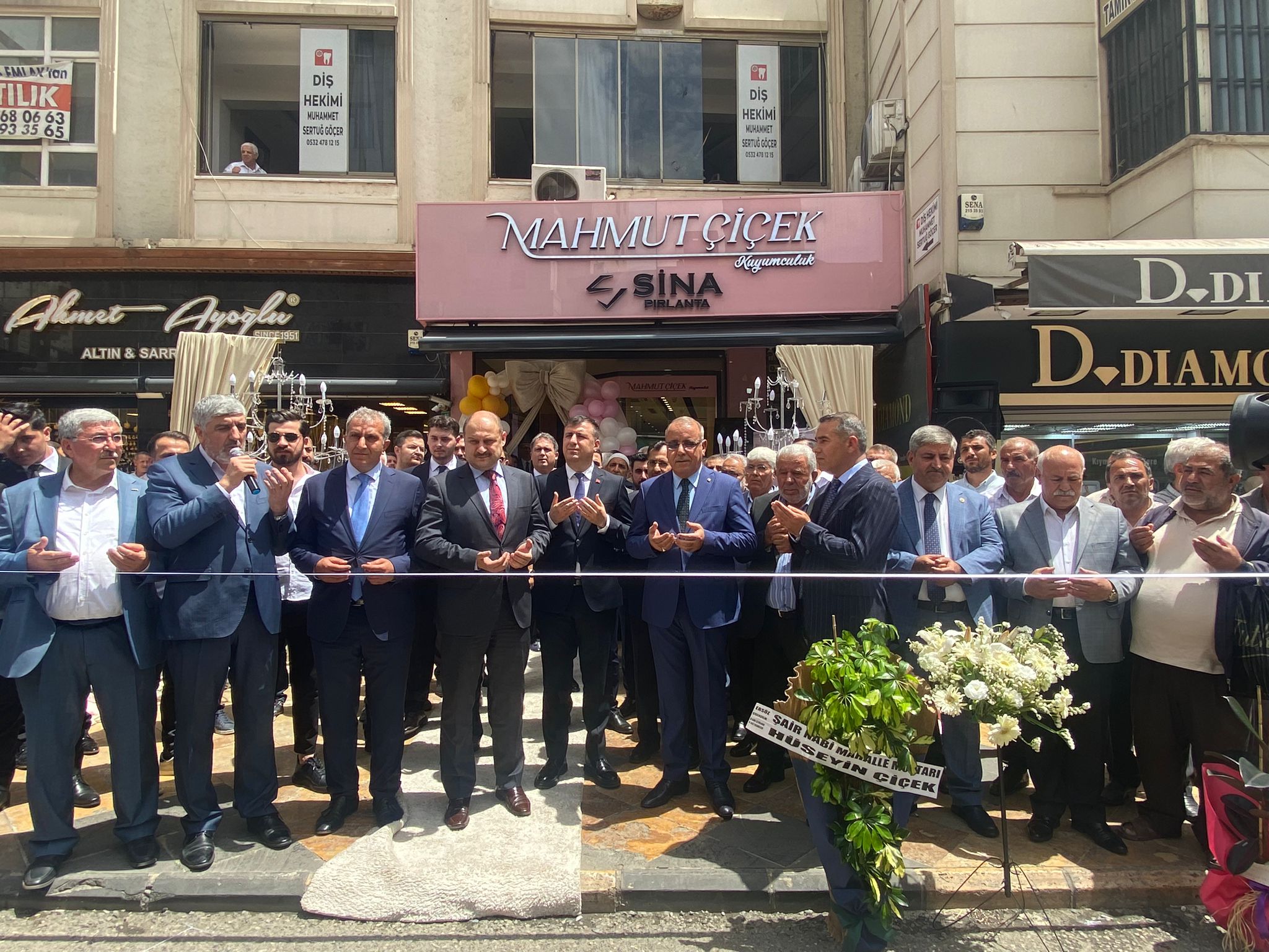 Pırlanta devi Şanlıurfa'da ışıldadı! Görkemli açılış göz kamaştırdı