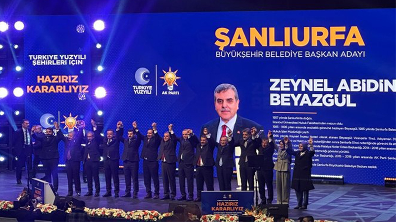 Erdoğan Beyazgül’ü duyurdu! Sahneye onlar da çıktı