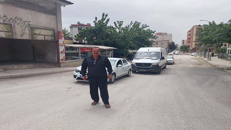 Şanlıurfa’da 35 yıllık yol şahsa ait çıktı! Sahibi güzergahı kapatıyor…