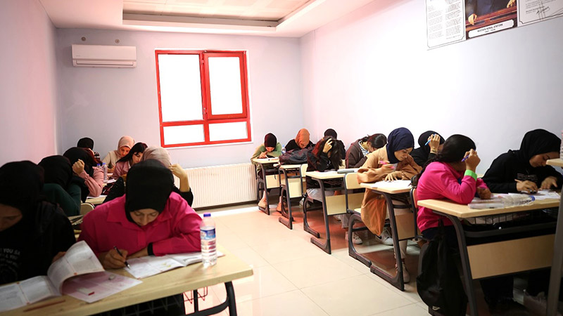 Şanlıurfa’da öğrencilere ücretsiz eğitim desteği veriliyor
