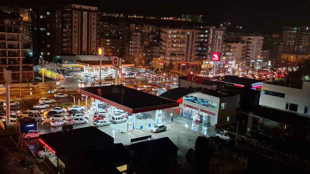Araç sahipleri depoları doldurun! Cumhuriyet tarihinde görülmemiş zam