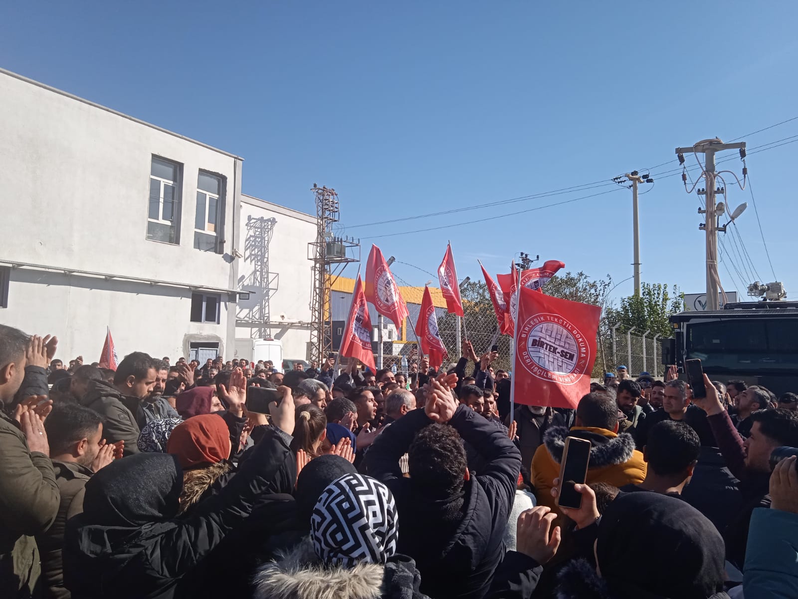 Urfa’da işçilerin hak arayışı devam ediyor! Eylemde 3. gün
