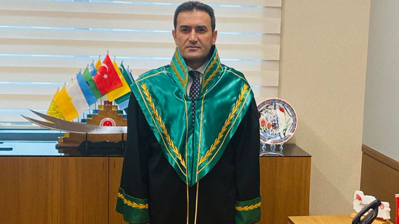 Şanlıurfa’daki kaymakam HSK üyesi seçilen akrabasını tebrik etti