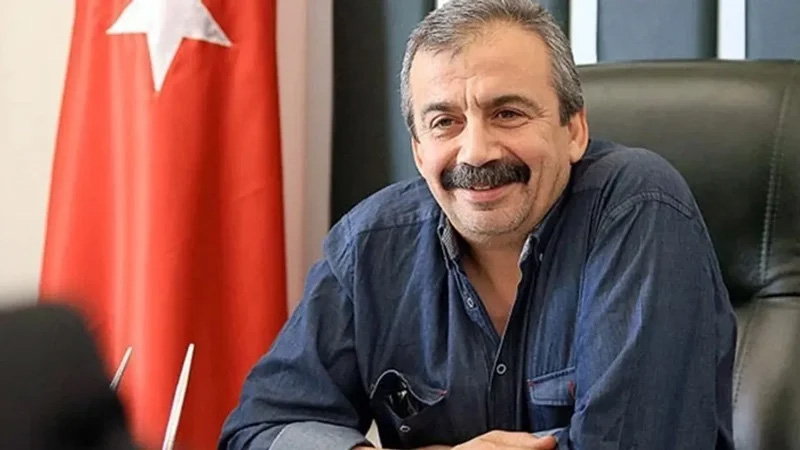 Sırrı Süreyya Önder'in kızından sitem! “Beni üzen ‘Oh olsun’ demeye getirdikleri paylaşımlar…”