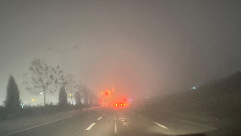 Şanlıurfa’da yoğun sis: Göz gözü görmüyor