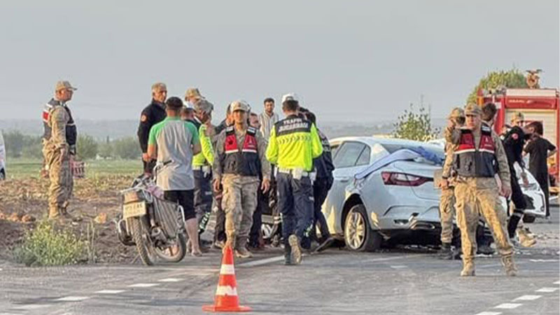 Şanlıurfa'da iki otomobil çarpıştı! Çok sayıda yaralı var