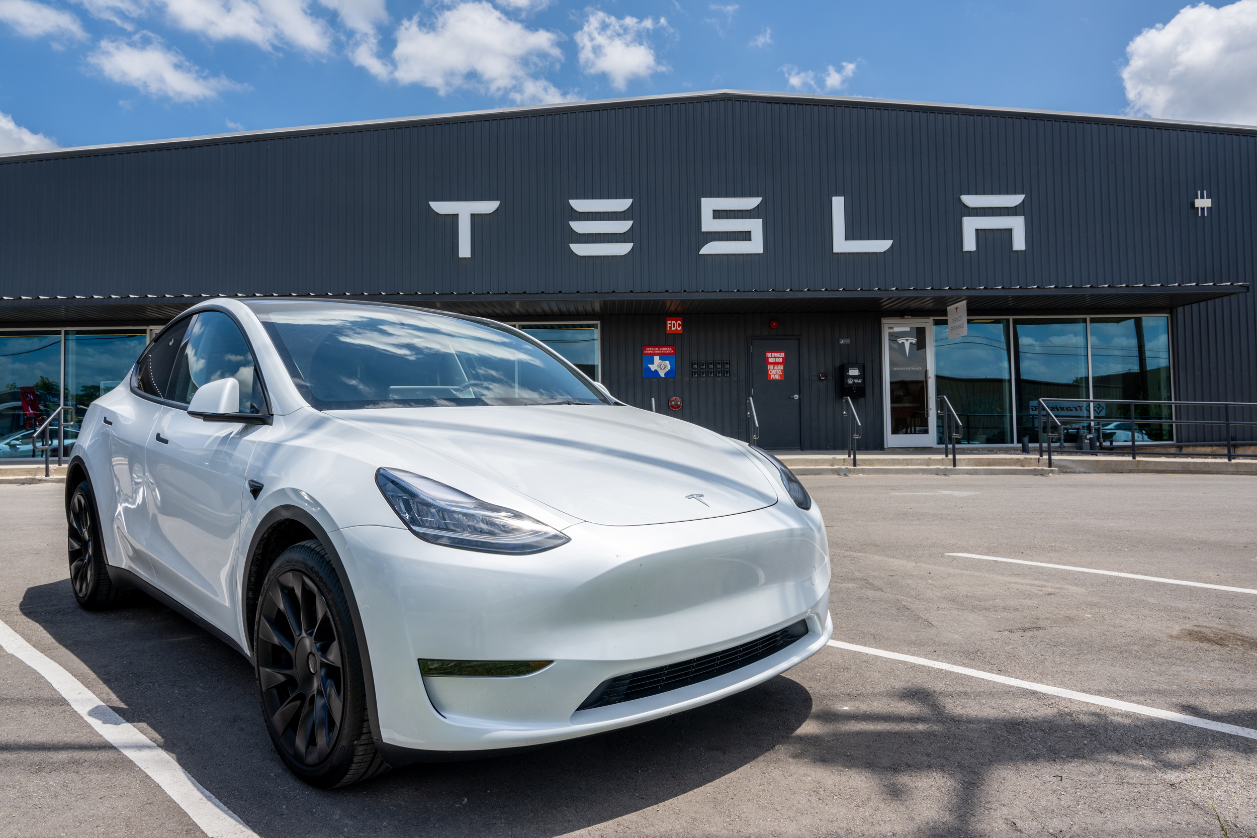 Tesla, arıza nedeniyle 2 milyondan fazla aracını geri çağırıyor
