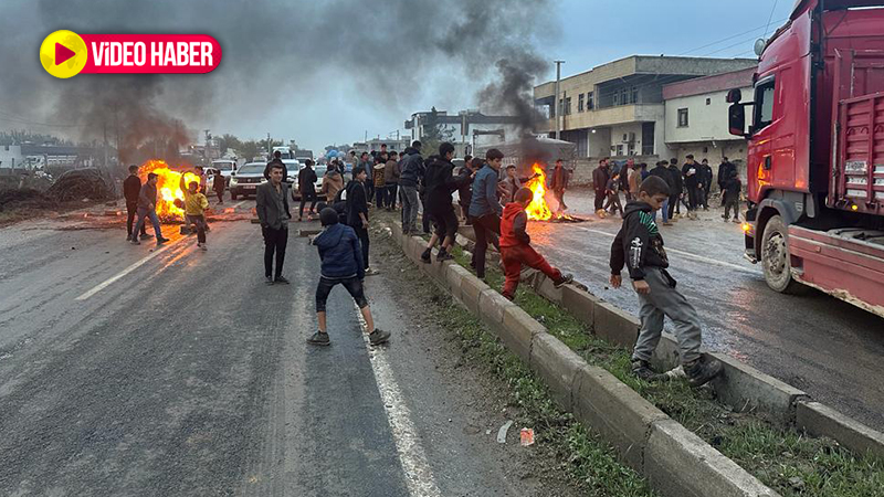 Lastik yakıp yol kapattılar: Urfa’da mahallelilerin ‘çamur’ isyanı