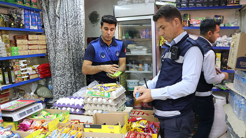 Urfa’da son kullanma tarihi geçmiş ürünlere el konuldu