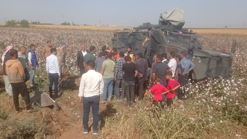 Urfa’da askeri araç devrildi