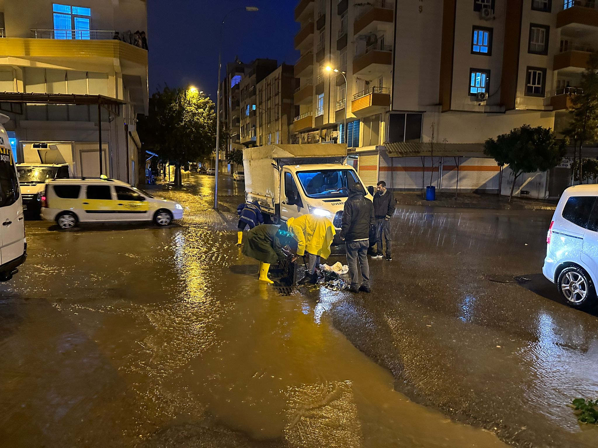 Siverek'te sağanak yağışa karşı önlemler alındı