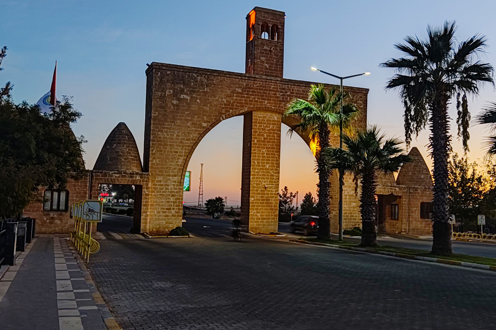 “Verdiğiniz yorgan kefen oldu"  Urfa’daki öğrencilerden eylem