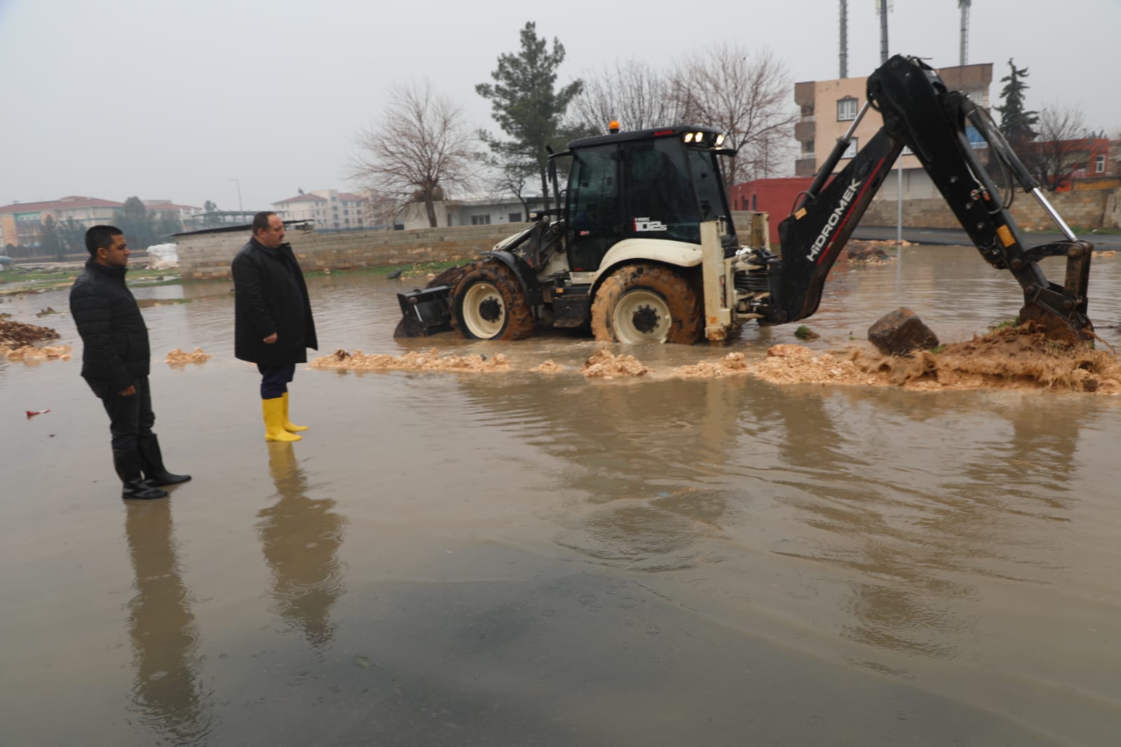 Viranşehir’de belediye ekipleri sahada teyakkuzda