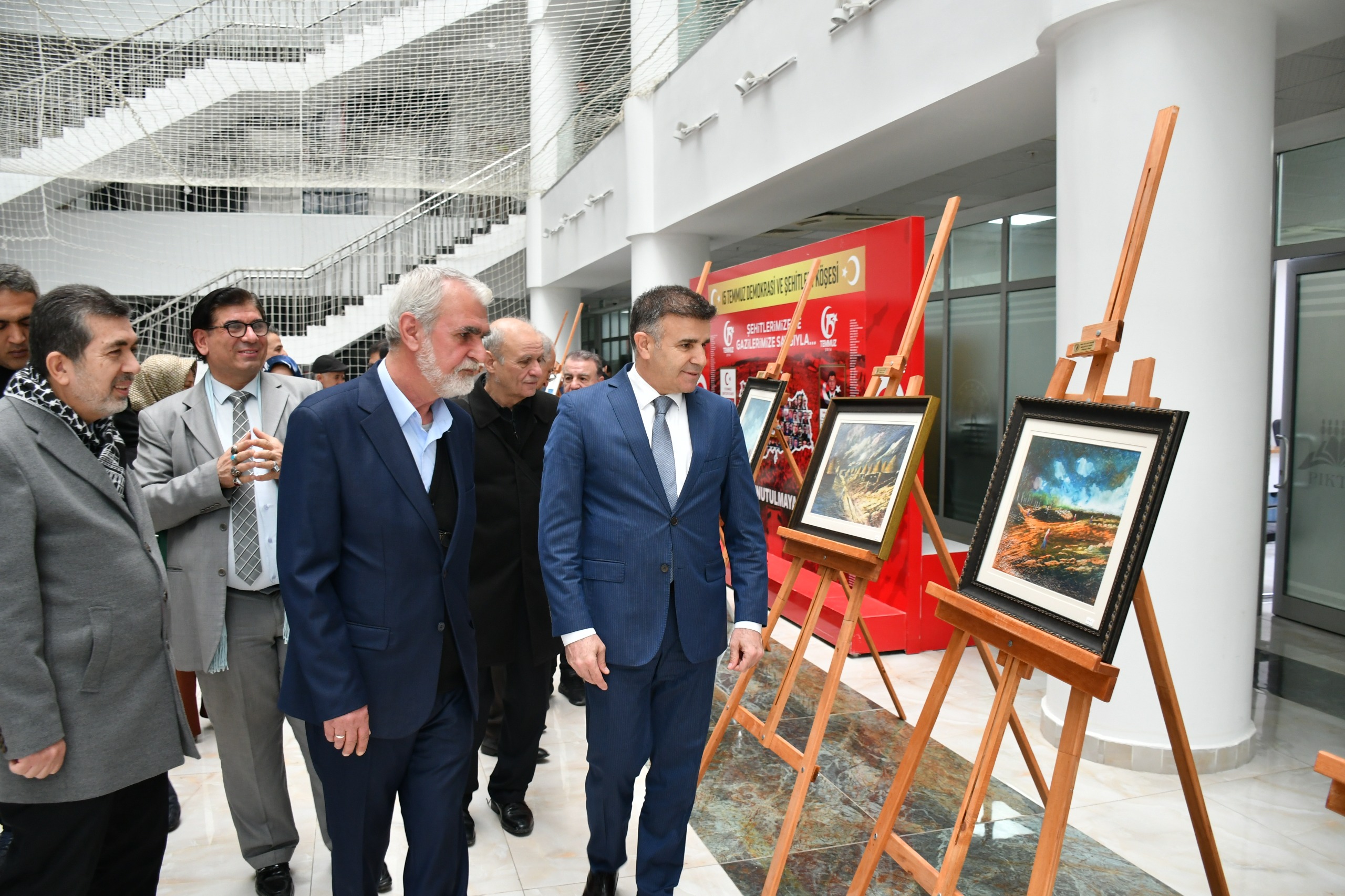 Şanlıurfa’da ressam-emekli öğretmenin sergisi açıldı