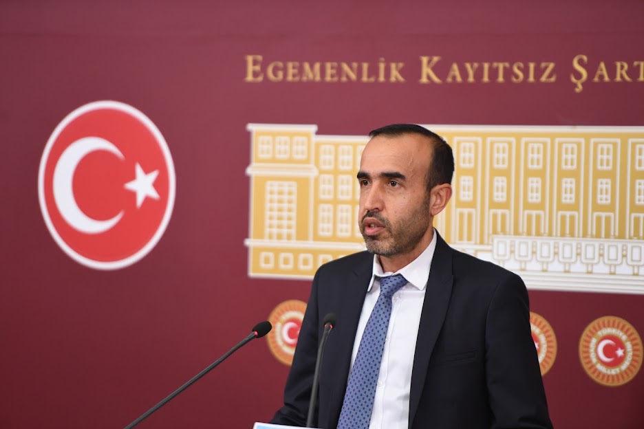 DEM Partili vekil meclise Kürtçe için soru önergesi verdi