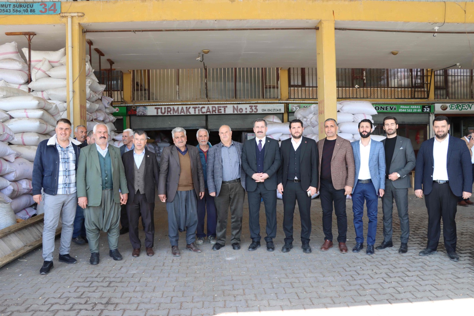 Başkan Baydilli ve Milletvekili Cevheri Şire Pazarı esnafını ziyaret etti
