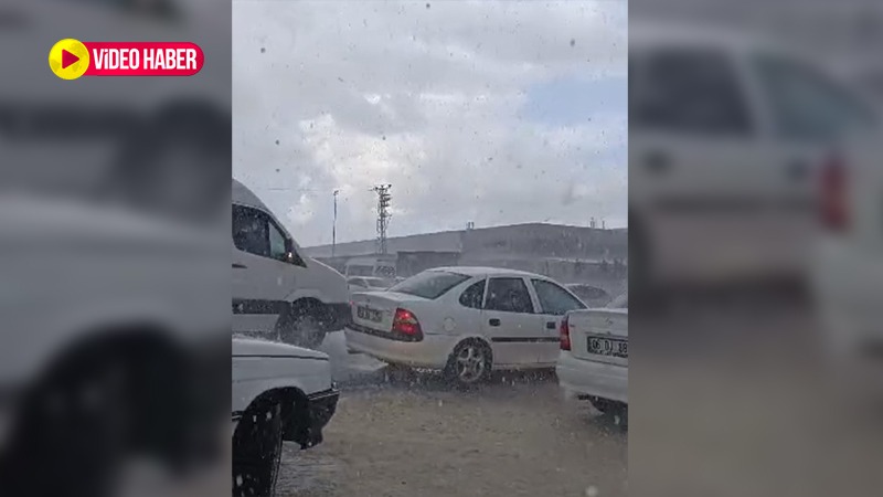 Şanlıurfa'da böyle dolu yağışı görülmedi! Mermi gibi yağdı, sürücüler zor anlar yaşadı...