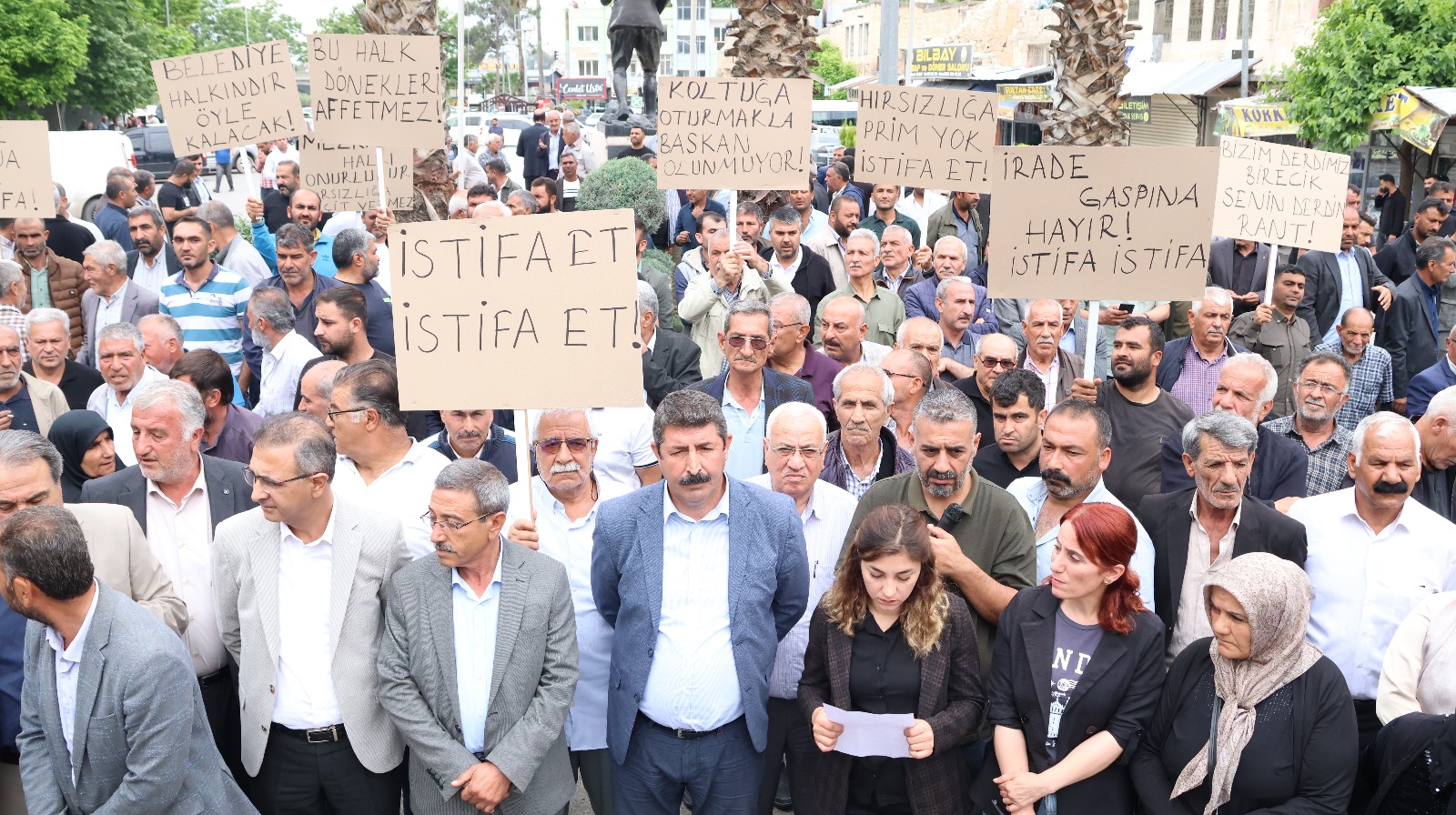 Şanlıurfa’da belediye başkanına istifa et çağrısı