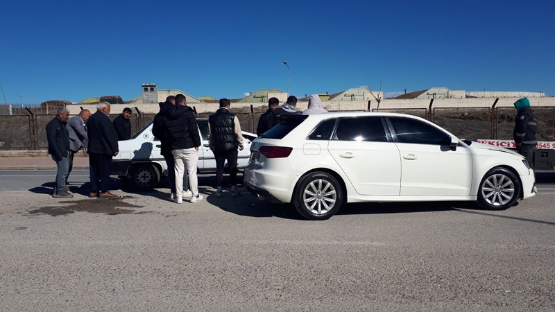 Şanlıurfa’da korkutan kaza! İki otomobil çarpıştı