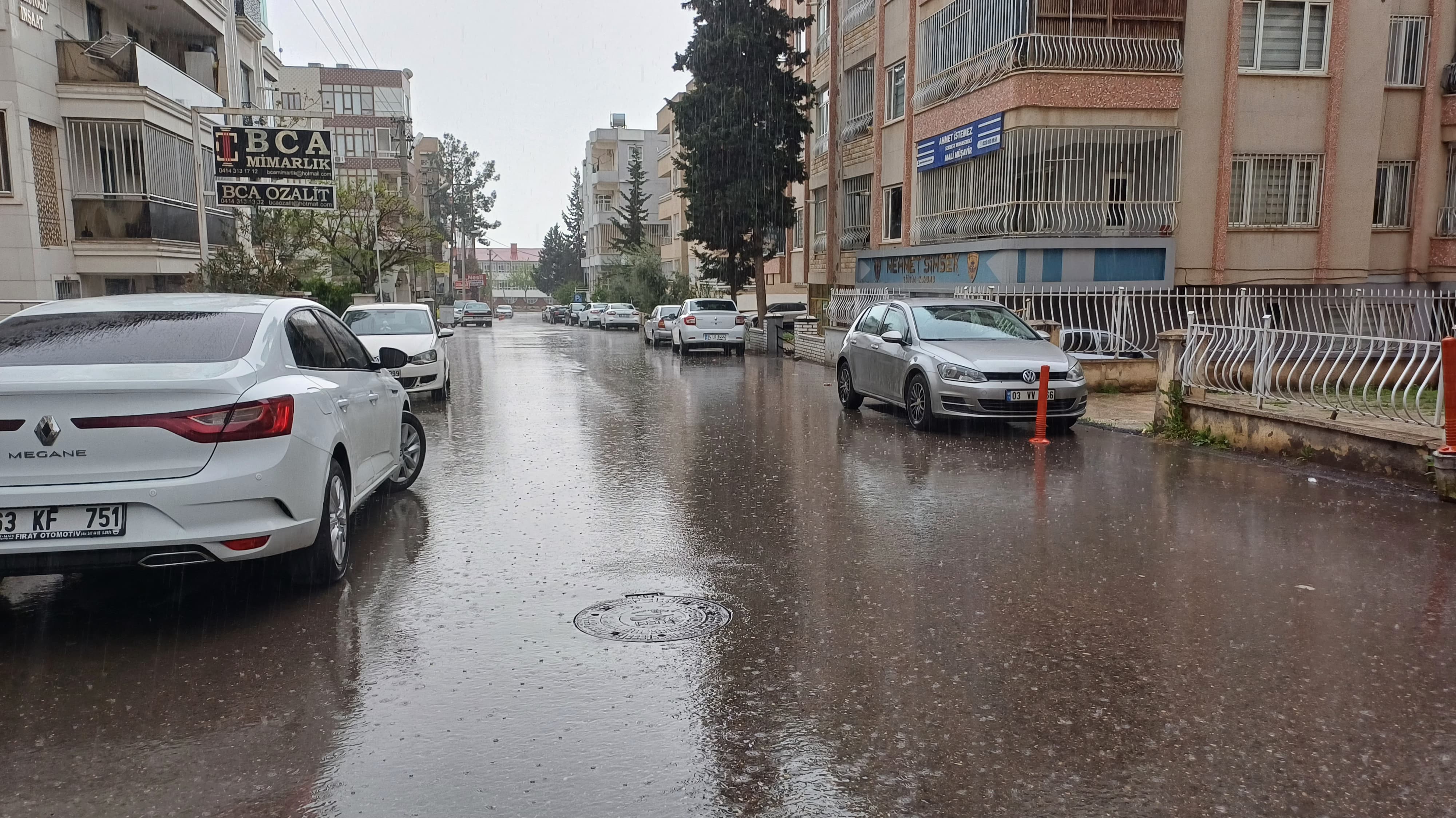 Şanlıurfa’da bir anda bastırdı! Vatandaşlar hazırlıksız yakalandı