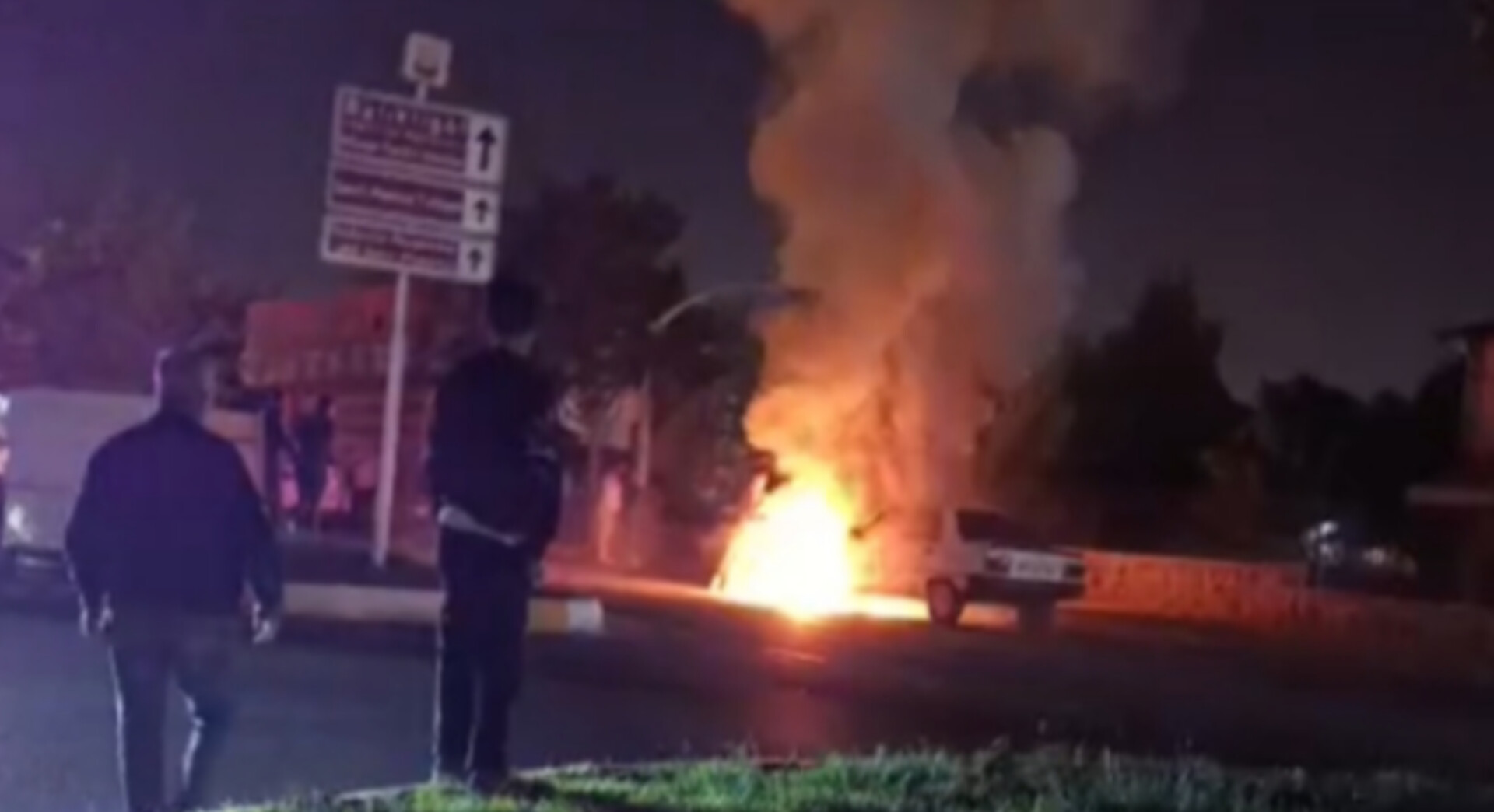 Şanlıurfa'da araç alev aldı! İtfaiyeden müdahale