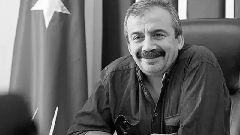 Sırrı Süreyya Önder son yolculuğuna uğurlandı