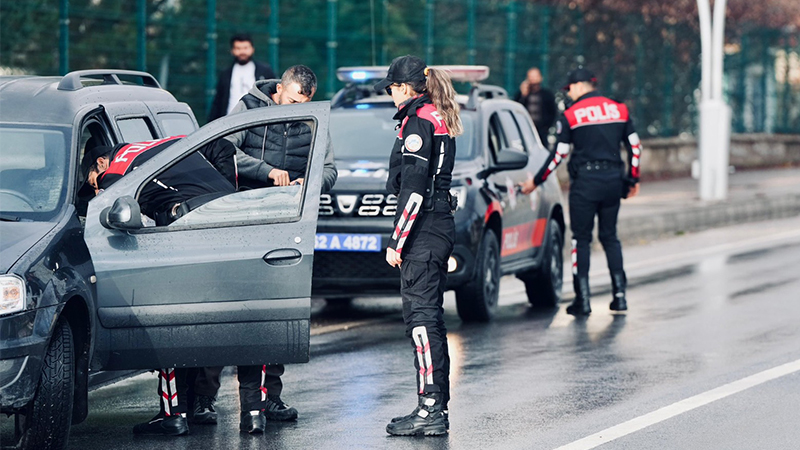 Şanlıurfa'da yılbaşı güvenliği için 5 bin 230 personel görev başında!