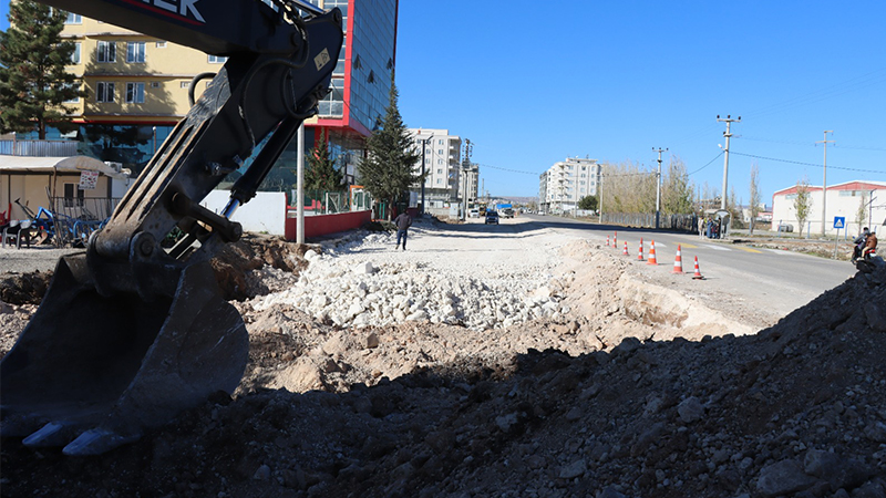 Urfa’da 10 metrelik yol 35 metreye çıkartılıyor